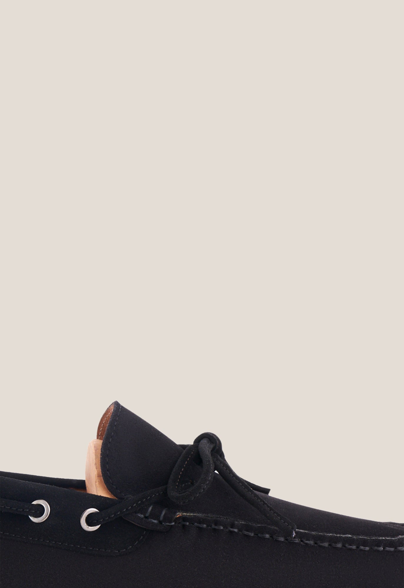 Suances Black Suede