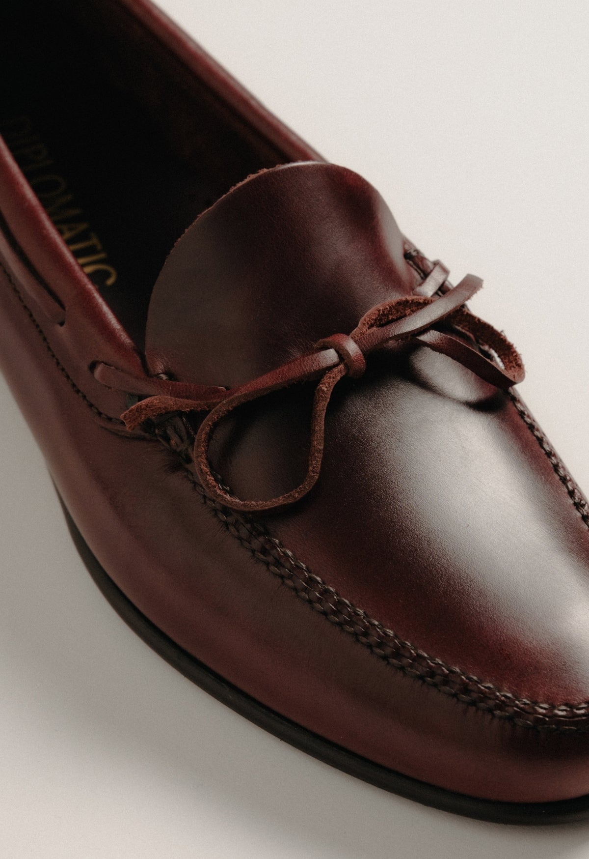 Eume Calfskin Burgundy