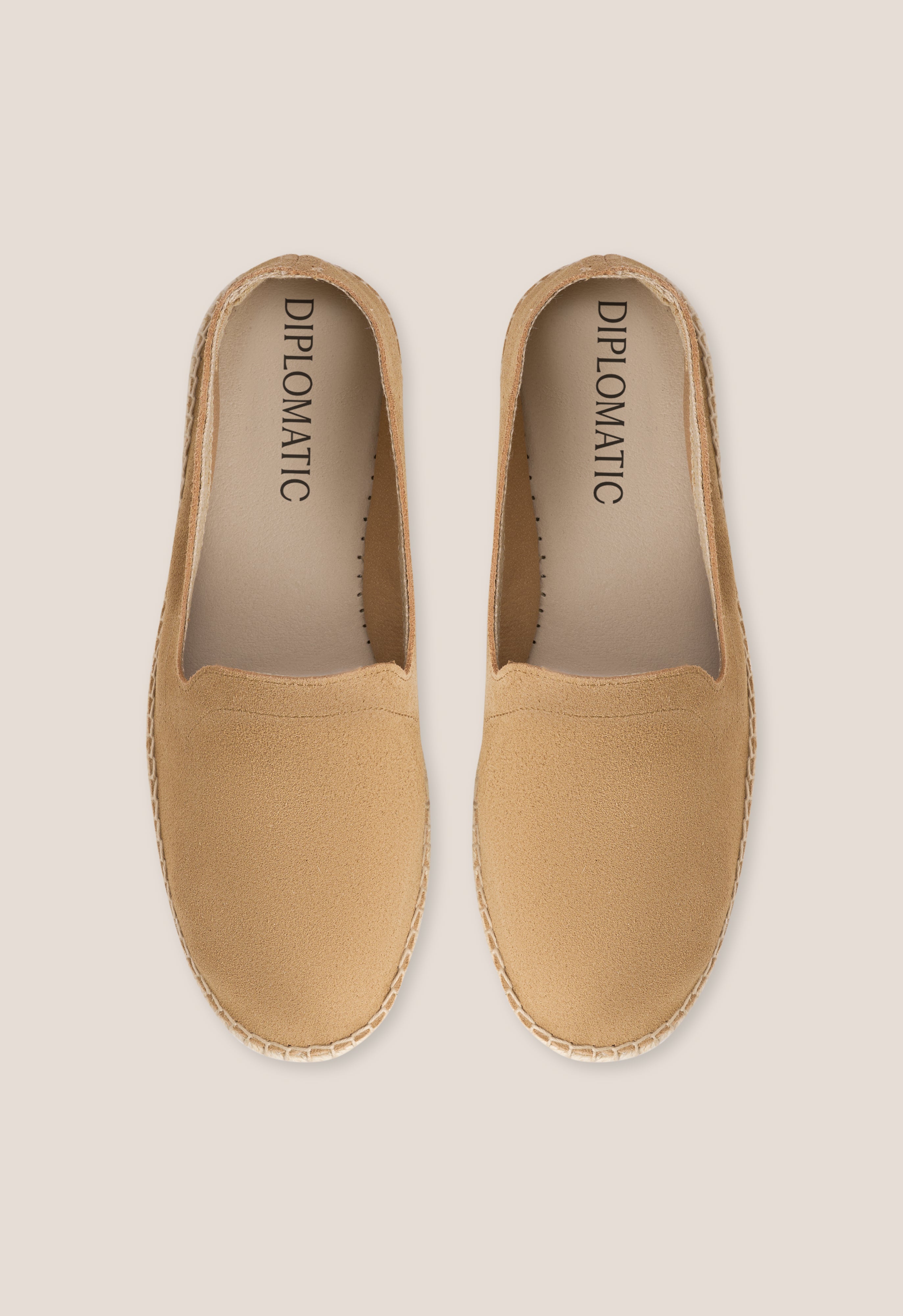 Comillas Ante Capuccino