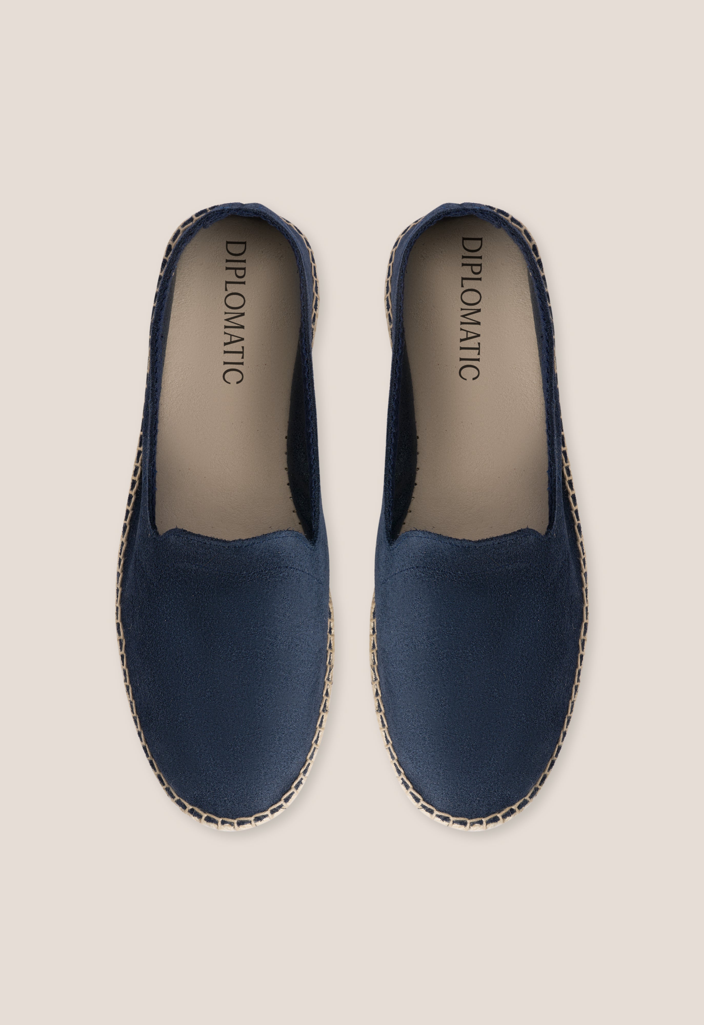 Comillas Ante Marino