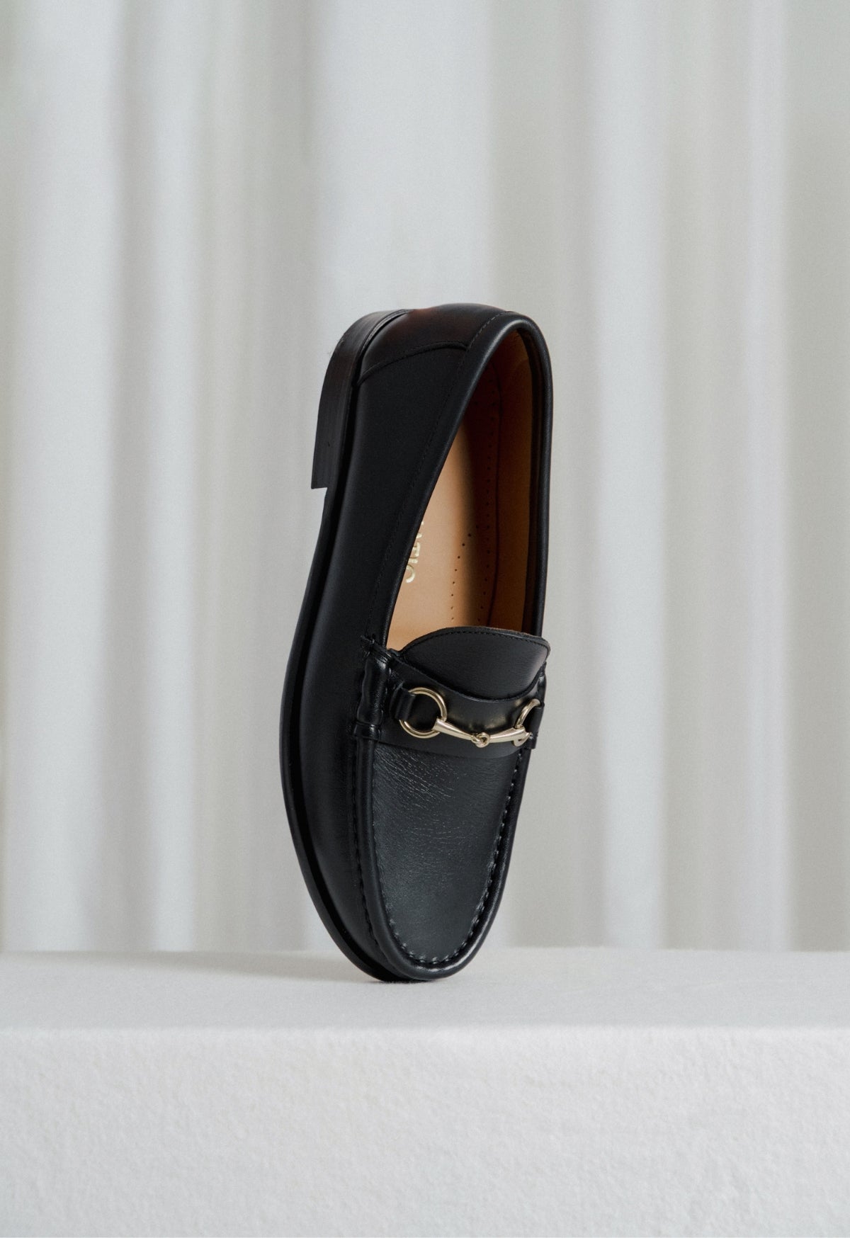 Brando Calfskin Black